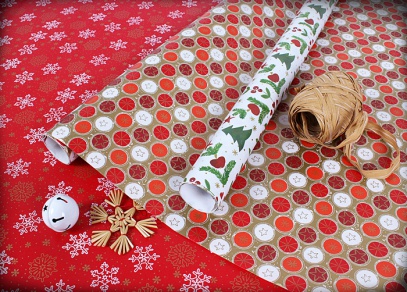 Vánoční nabídka balení - každý rok nové designy a velikost papíru 5 a 10 metrů